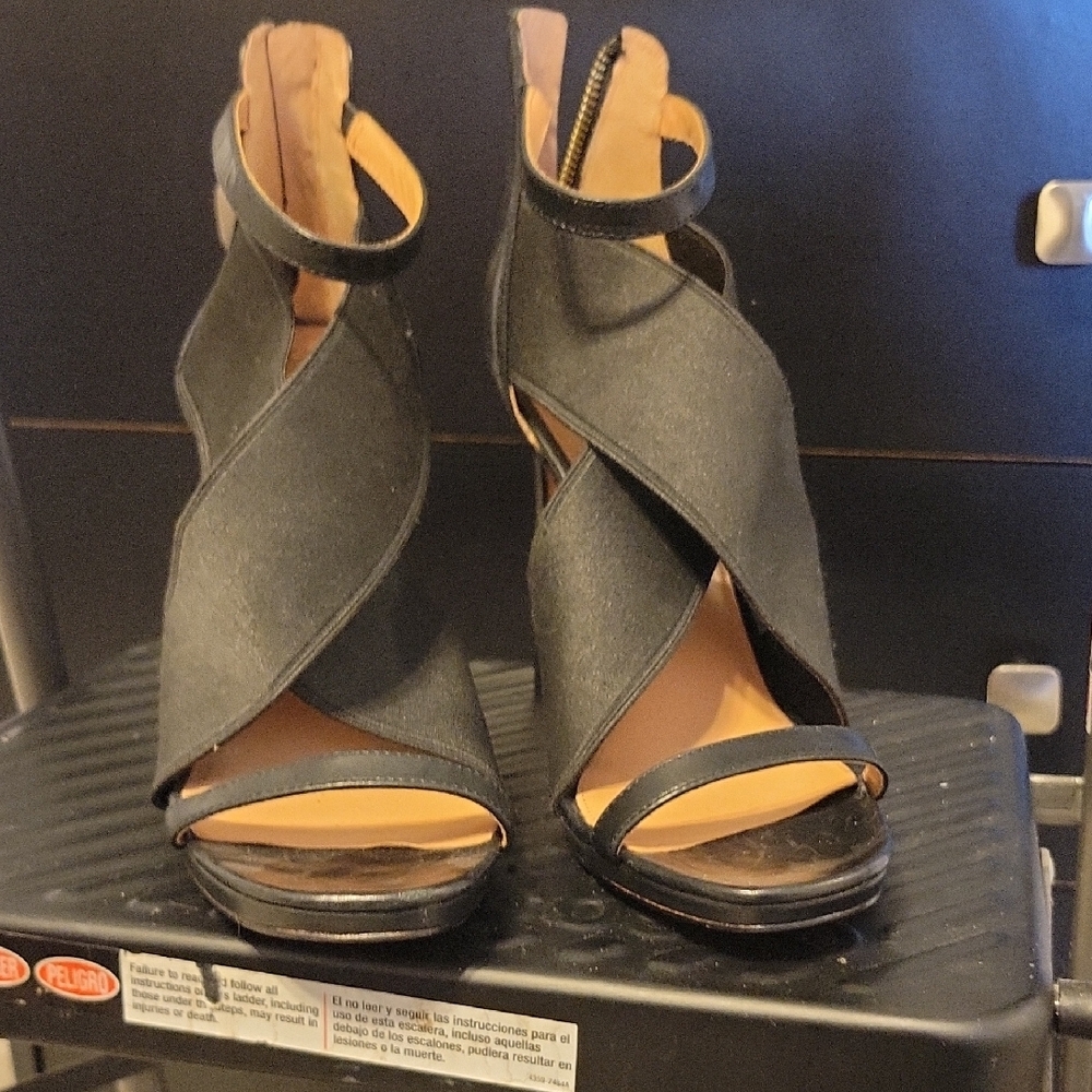 Leather VC Signatue by Vince Camuto Black High Heels with Crossover Straps
